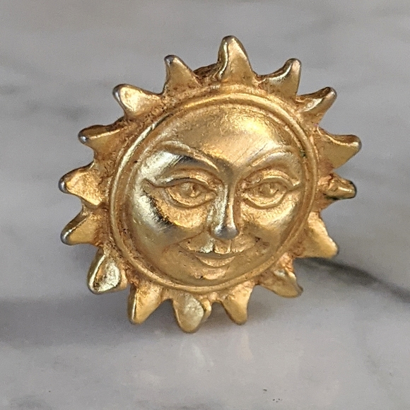 Vintage Gold Toned Sun Clip-On Earrings - Picture 8 of 8